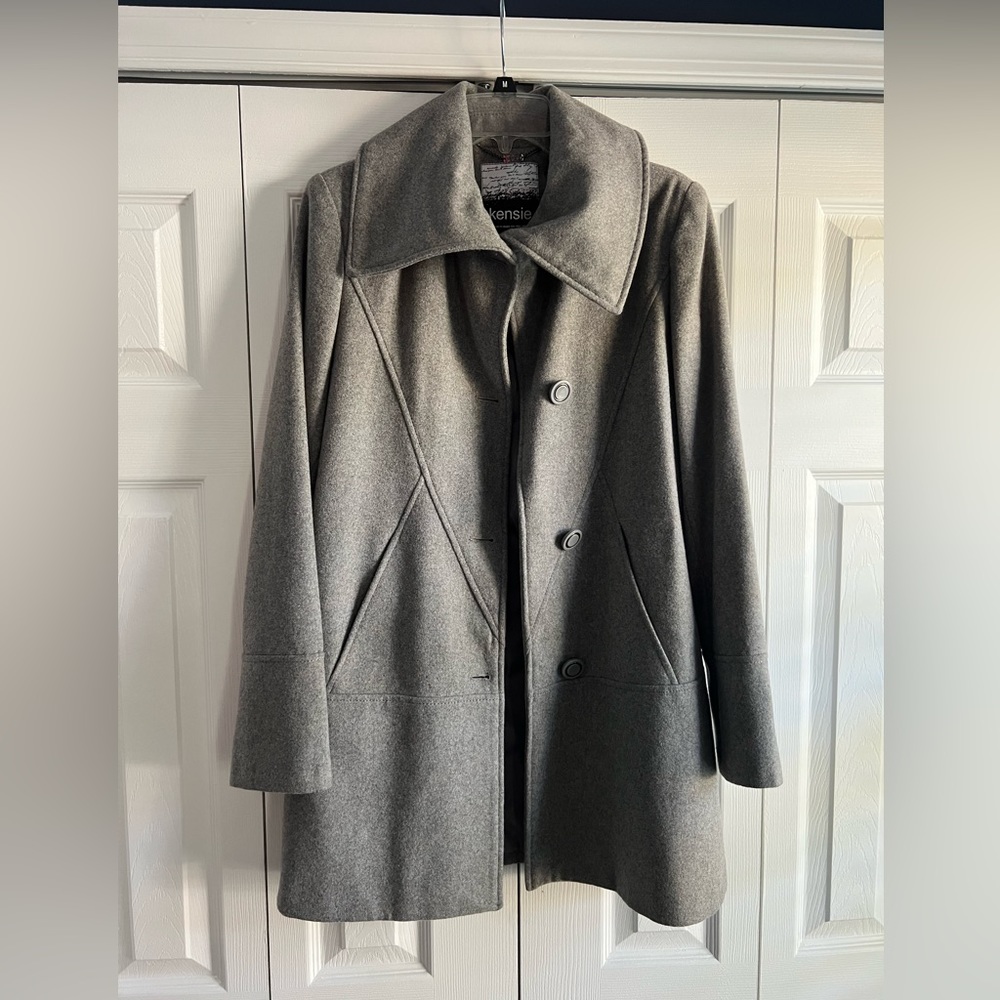 Coat by Kenzie. Size medium. Barely worn, with pockets.